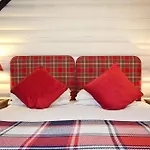 B&B Log House