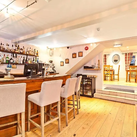 Bed and Breakfast Log House Ambleside